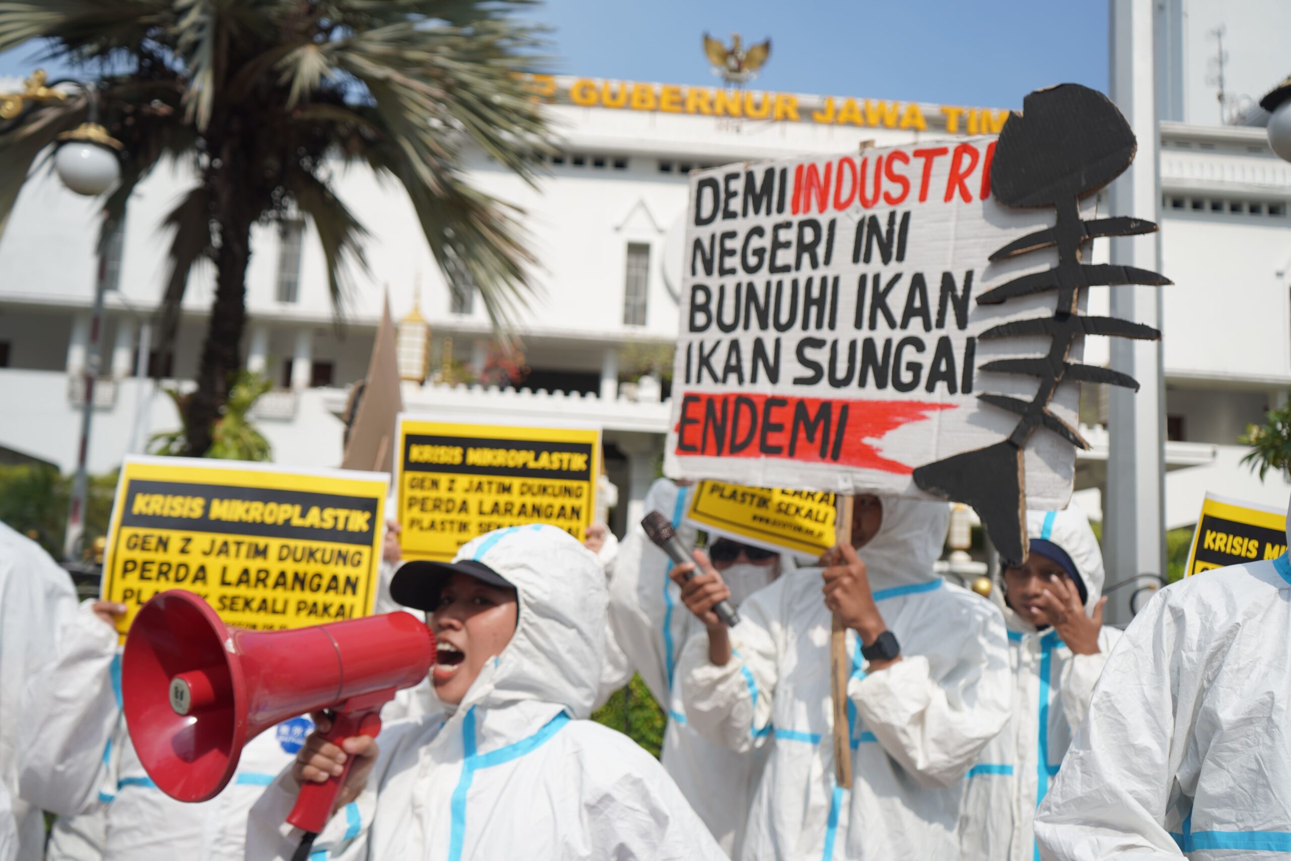 Mikroplastik Membawa Kekhawatiran, Gen Z Jatim Desak Perda Plastik ...